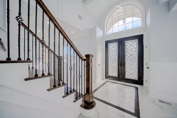 Hicksville, NY 11801,68 Spruce ST