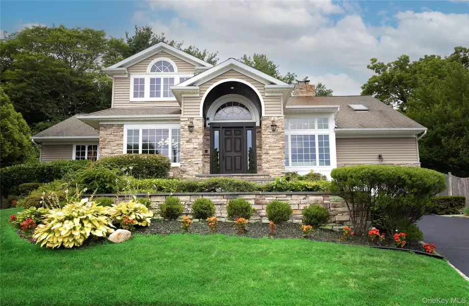 10 Hazelwood CT, Jericho, NY 11753