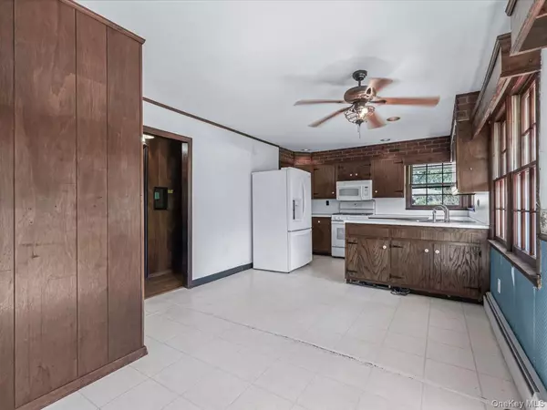 Commack, NY 11725,7 Romeo LN