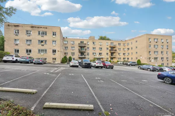 Yonkers, NY 10710,2035 Central Park AVE #1K