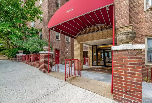 Forest Hills, NY 11375,67-25 Clyde ST #5G