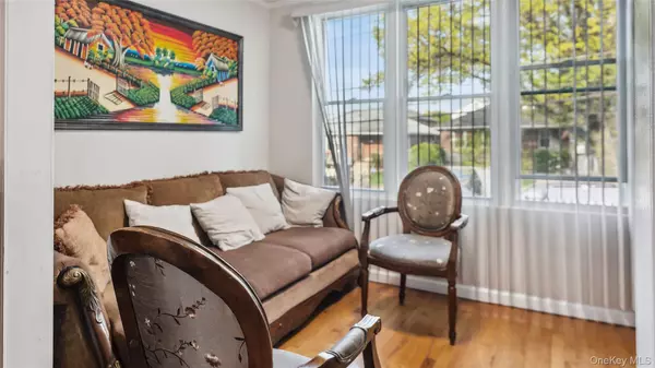 Flushing, NY 11355,5612 135th ST