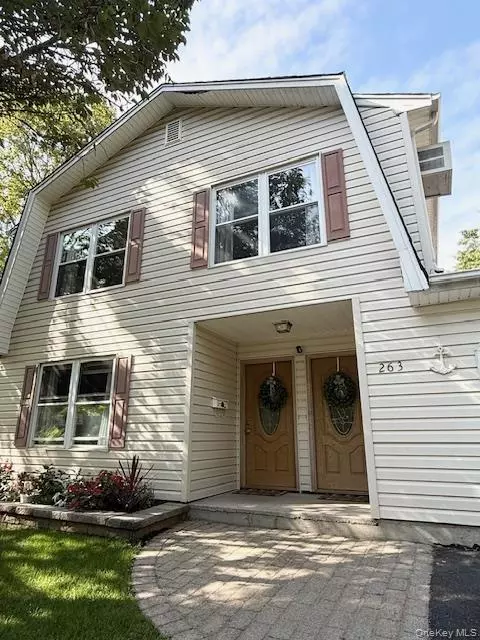 Huntington, NY 11743,263 Nassau RD