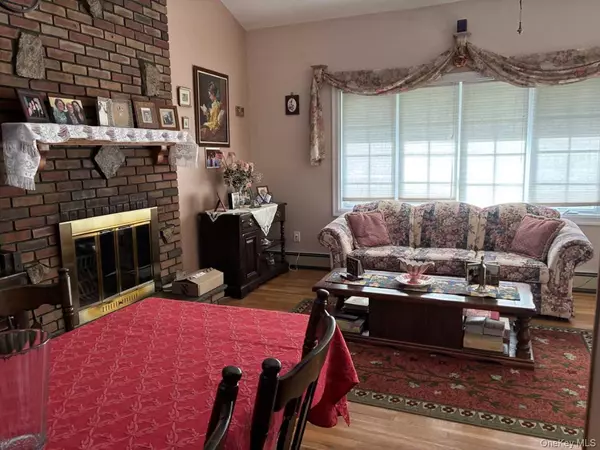 Mastic, NY 11950,123 Hawthorne ST