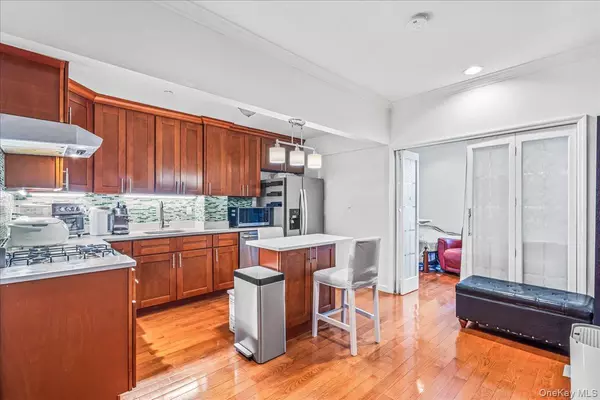 Flushing, NY 11354,14906 Northern BLVD #504