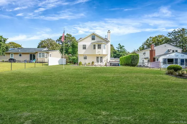 East Patchogue, NY 11772,12 Maple AVE