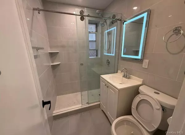 Flushing, NY 11355,134-39 Blossom AVE #1A