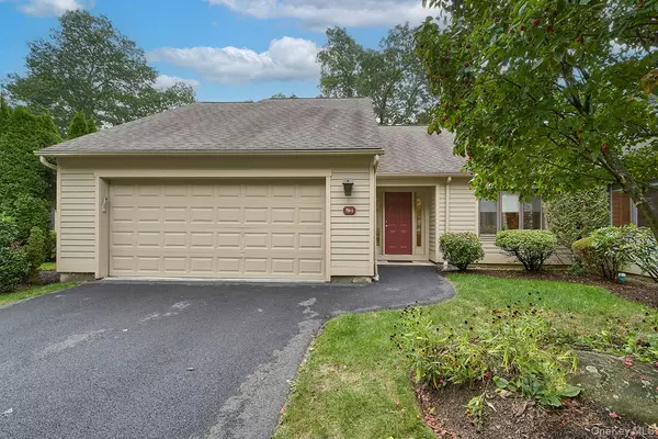 Somers, NY 10589,916 Heritage DR #A