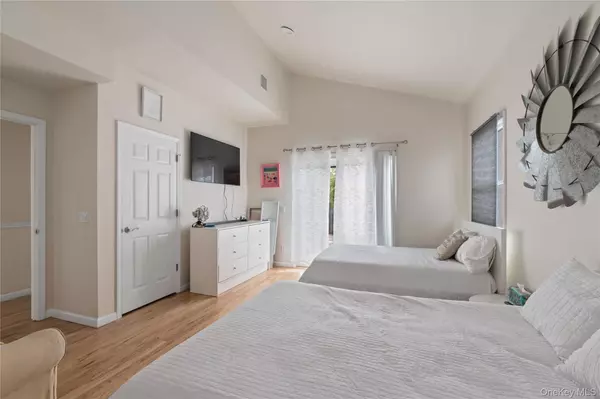 Ocean Beach, NY 11770,22 Bungalow WALK