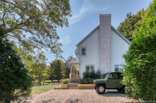 Greenport, NY 11944,980 Manhanset AVE