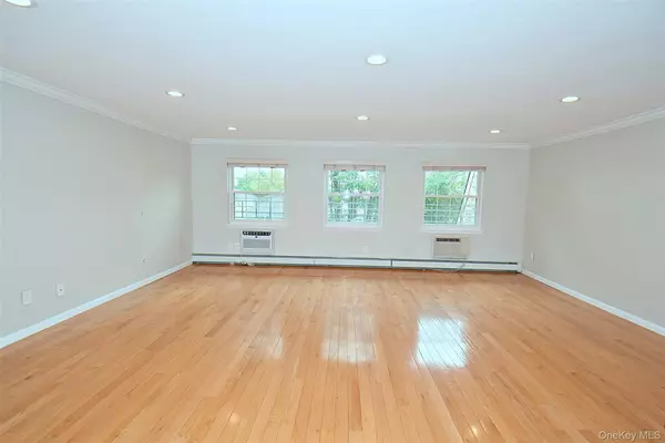 Bayside, NY 11360,207-30 Jordan DR #97 U