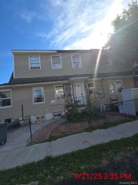 12512 Nepton ST, Springfield Gardens, NY 11413