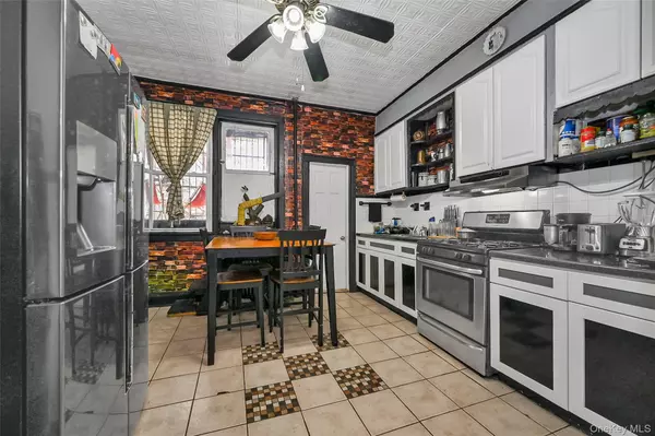 Brooklyn, NY 11208,758 Glenmore AVE