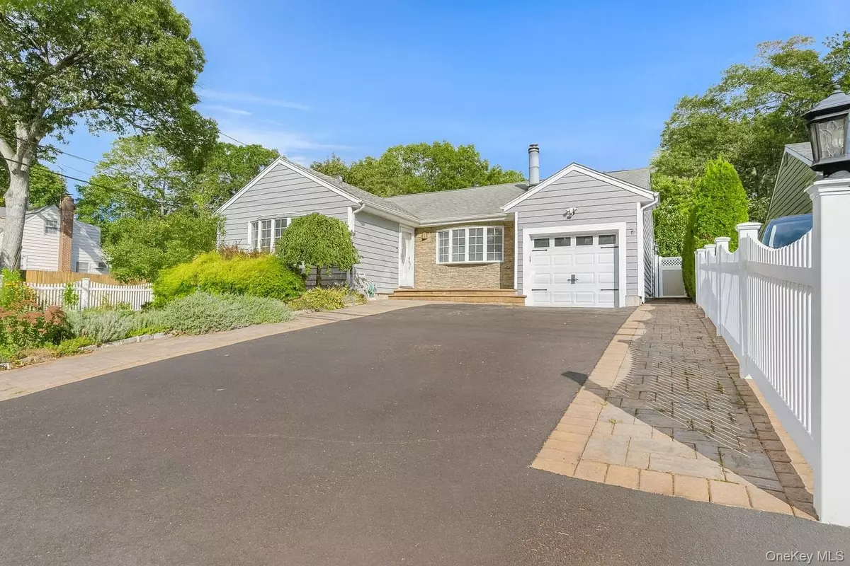 South Huntington, NY 11746,178 Melville RD