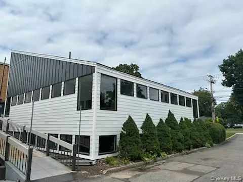 Huntington, NY 11743,152 N Main ST #G