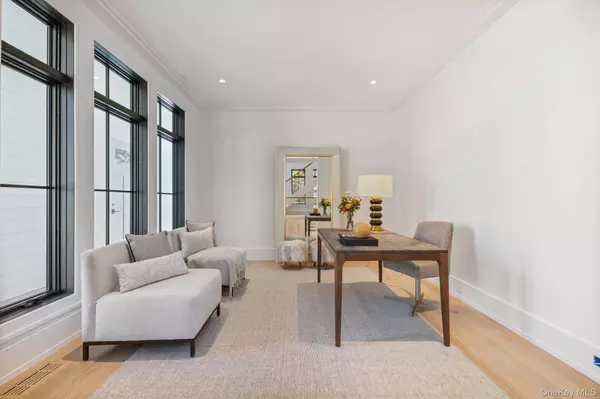 Greenwich, CT 06830,48 Lexington AVE