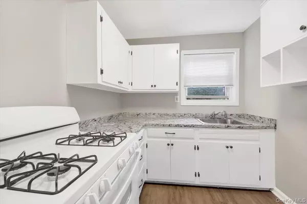 Tarrytown, NY 10591,320 S Broadway #P5
