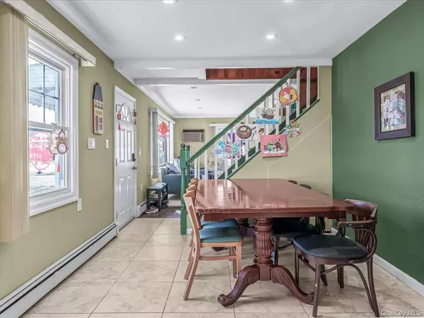 Carle Place, NY 11514,268 Fairfield AVE