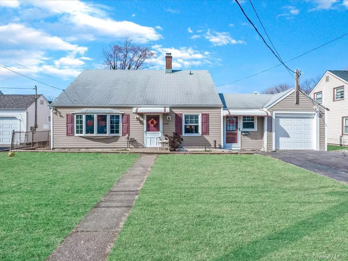 Carle Place, NY 11514,268 Fairfield AVE