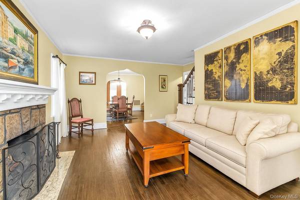 Malverne, NY 11565,81 Gerard AVE