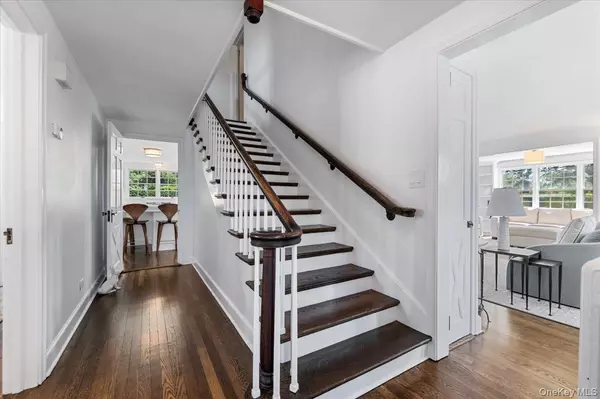 Water Mill, NY 11976,2 Strongs LN