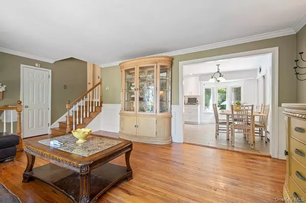 Jericho, NY 11753,34 21st ST