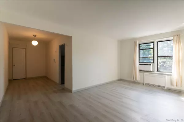 Flushing, NY 11358,170-06 Crocheron AVE #2F
