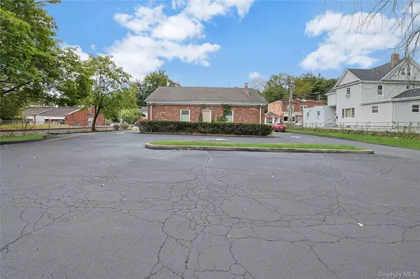 Tappan, NY 10983,80 Old Tappan RD