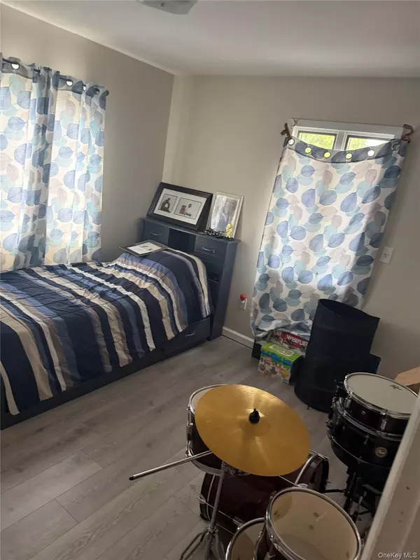 Massapequa, NY 11758,20 Quail Run