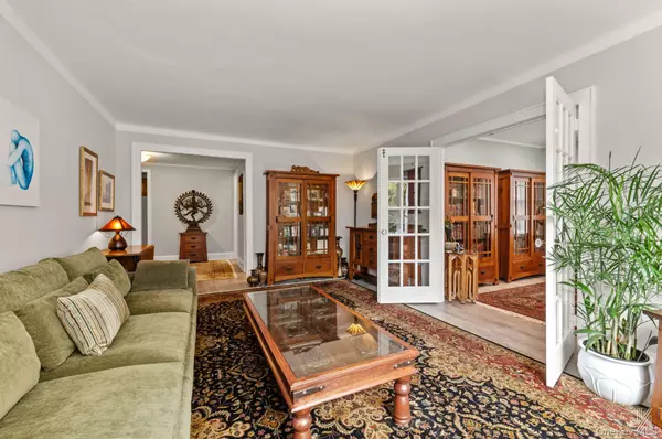 Jackson Heights, NY 11372,34-41 85th ST #1X