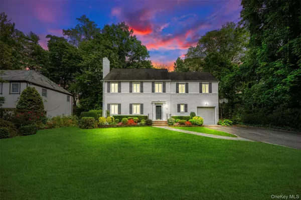 23 Parkside DR, Great Neck, NY 11021