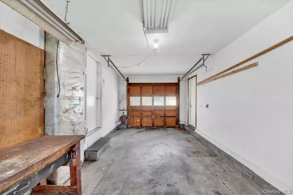 Port Chester, NY 10573,431 Irving AVE