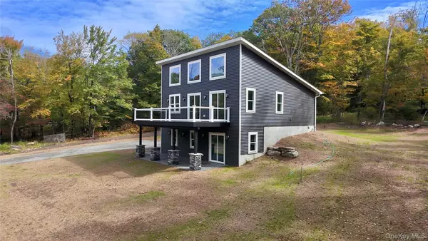 Pine Bush, NY 12566,330 Vista Maria RD