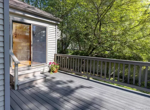 Dobbs Ferry, NY 10522,1001 Hunters RUN
