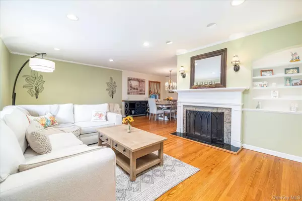 Rockville Centre, NY 11570,15 Baylis Rd Baylis Road