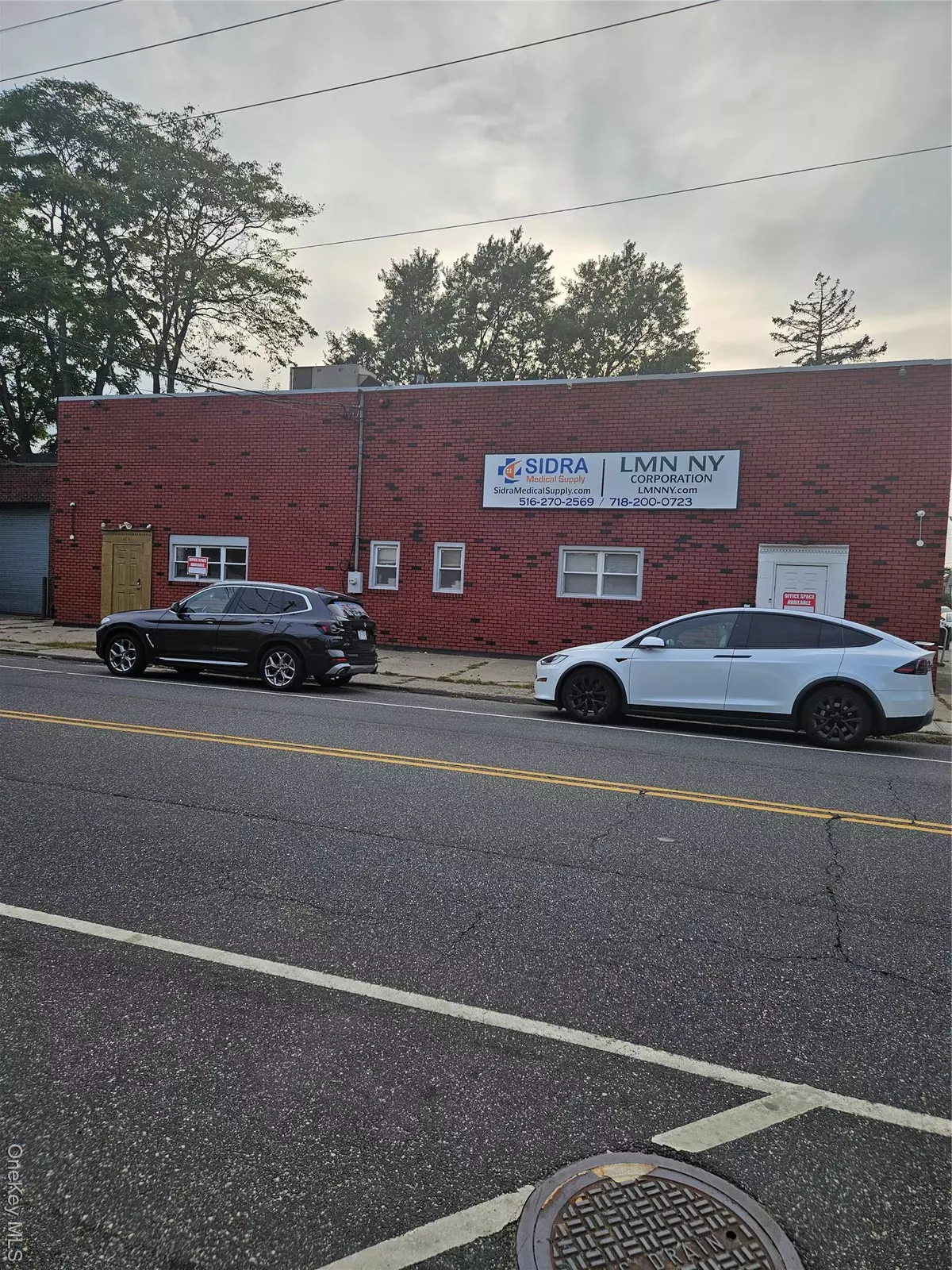 Elmont, NY 11003,474 Meacham AVE