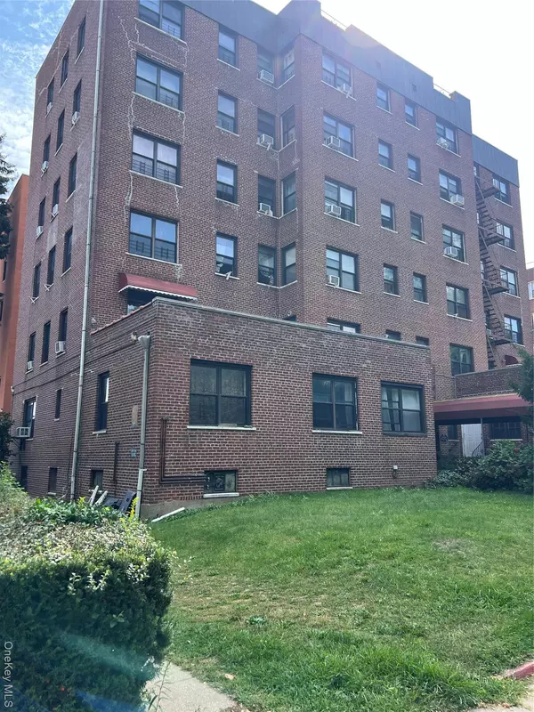 Jamaica, NY 11432,165-20 Highland AVE #300