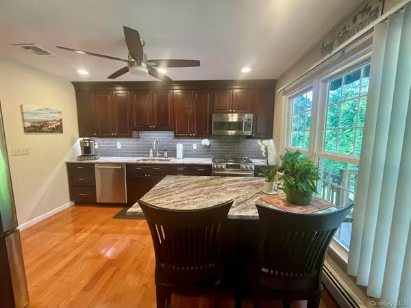 Congers, NY 10920,27 Farmhouse RD