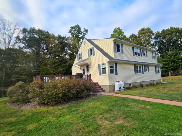 202 Peekskill Hollow RD #2, Putnam Valley, NY 10579