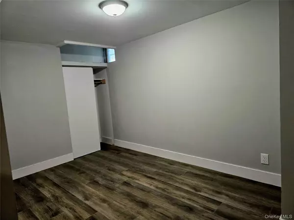 Bronx, NY 10458,2447 Beaumont AVE