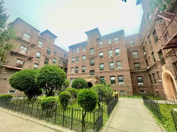 Rego Park, NY 11374,6264 Saunders ST #1A