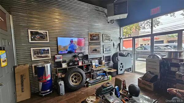 Long Island City, NY 11106,33-67 11th ST