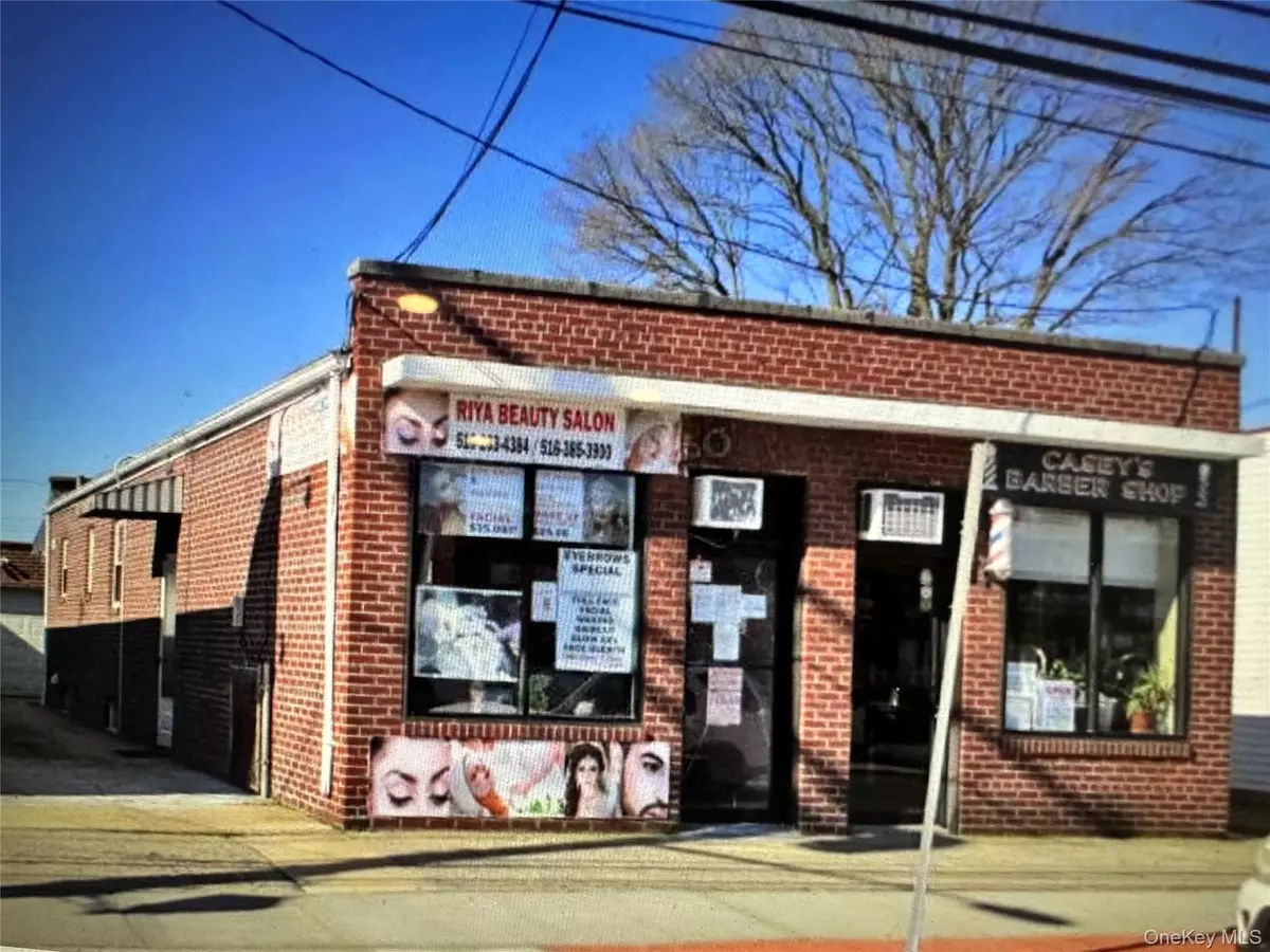 East Meadow, NY 11554,542 EAST MEADOW AVE