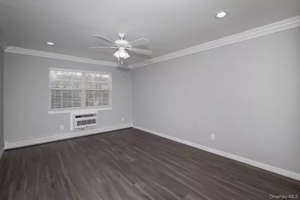 Holtsville, NY 11742,333 Cassa LOOP #333