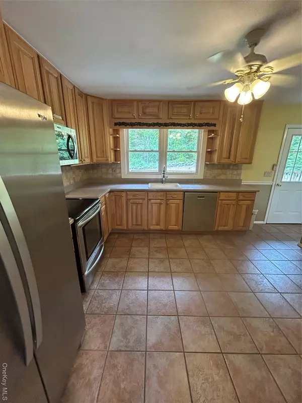 Mahopac, NY 10541,107 Chestnut Ridge RD