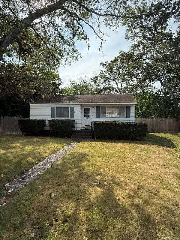 661 College RD,  Farmingville,  NY 11738