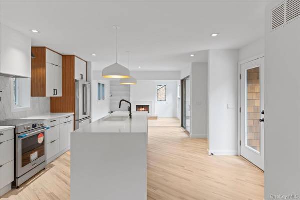 Peconic, NY 11971,3630 Soundview AVE