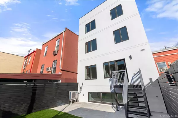 Astoria, NY 11106,33-64 11th Street