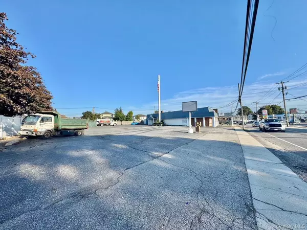 Farmingdale, NY 11735,791 Main ST