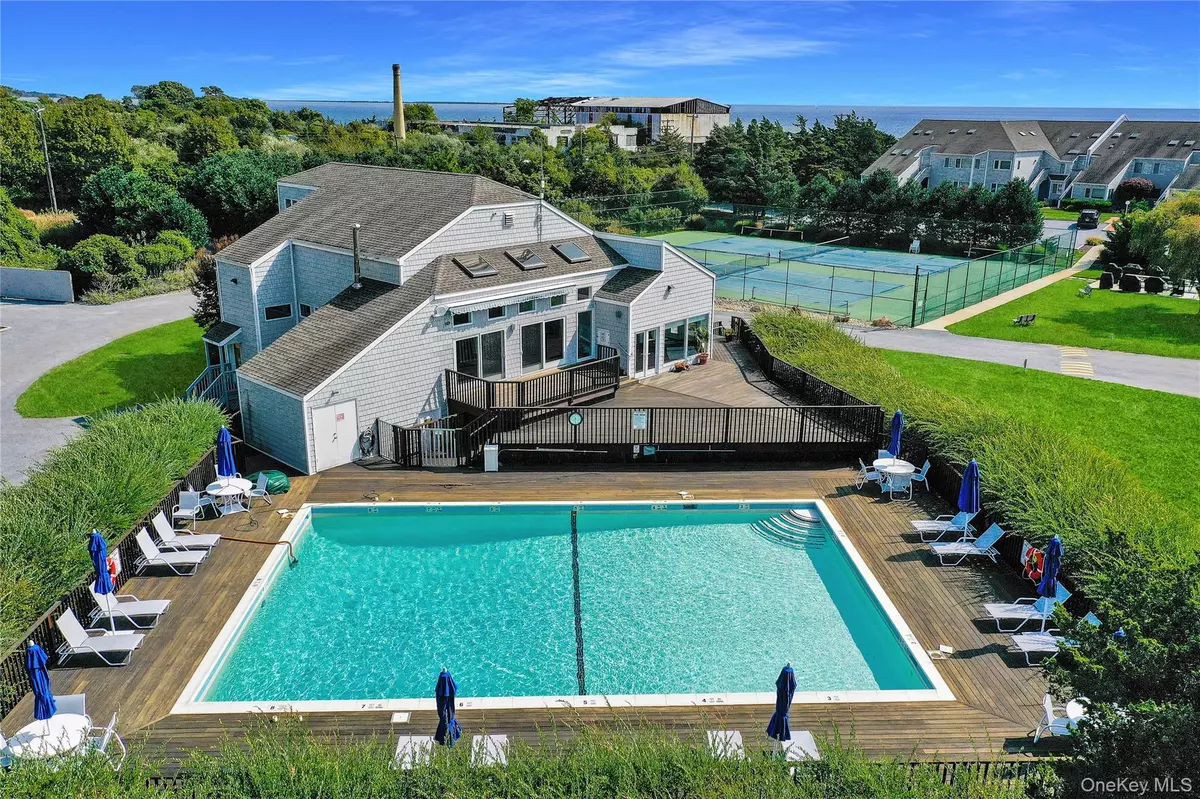 East Marion, NY 11939,2820 Shipyard LN #2C2